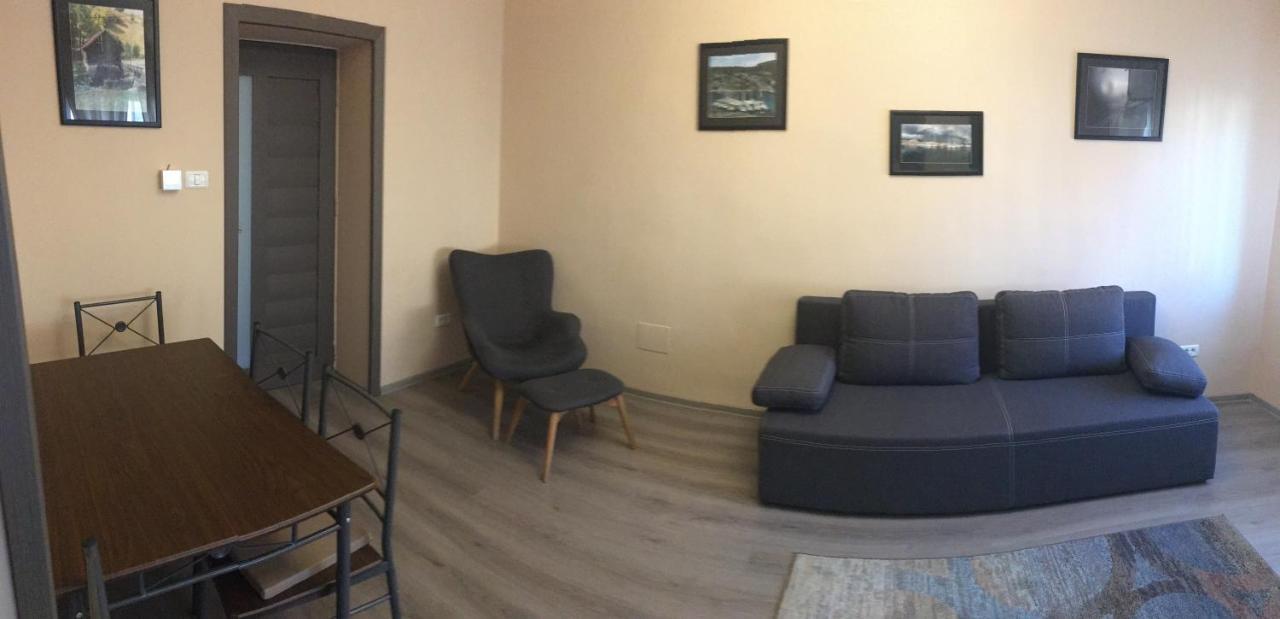 Apartamento Milan House Arad Exterior foto