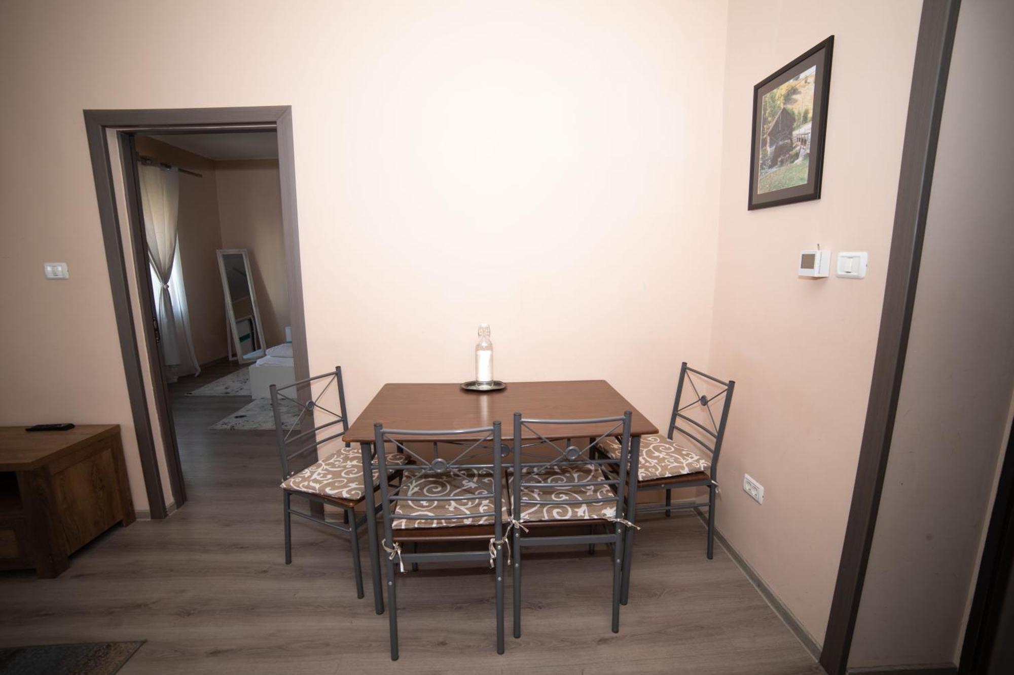 Apartamento Milan House Arad Exterior foto